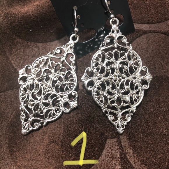 Statement earrings - Picture 3 of 13